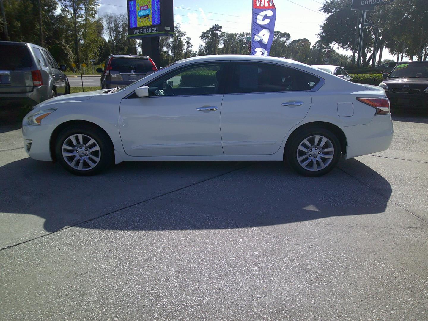 2014 WHITE NISSAN ALTIMA 2.5; 2.5 S; 2 (1N4AL3AP9EN) , located at 390 Hansen Avenue, Orange Park, FL, 32065, (904) 276-7933, 30.130497, -81.787529 - Photo#2